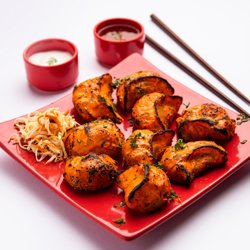 sizziling chicken momos 1